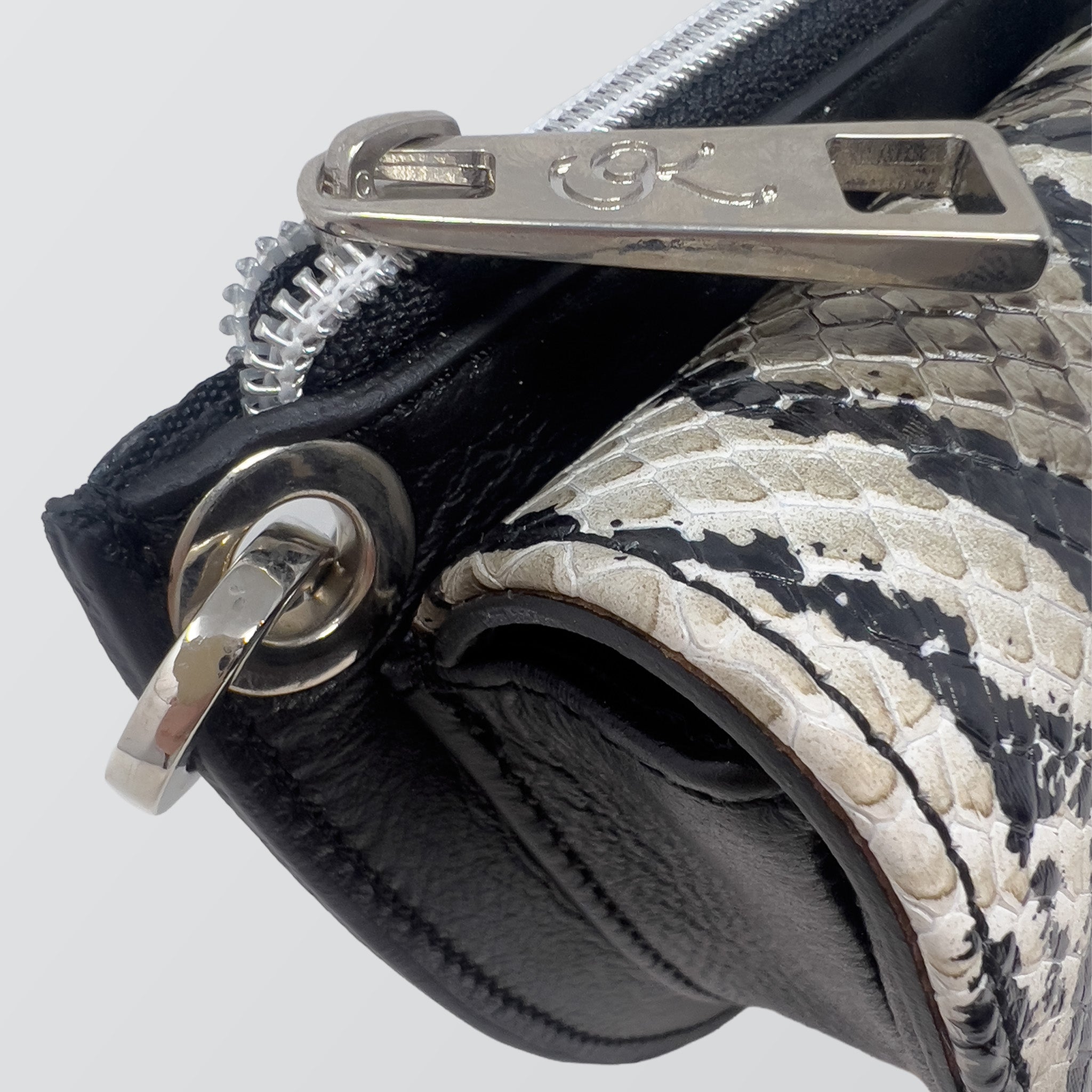 Divine | Belt Bag with Adjustable Strap