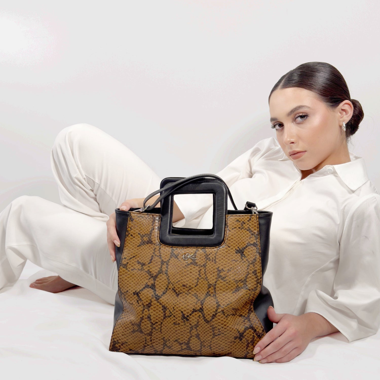 Accessorizing with Intention – How the Right Bag Elevates Your Entire Look